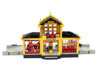 Lot 36 - LEGO (DANEMARK) (1)