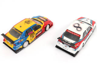 Lot 45 - UT MODELS (CHINE) (2)