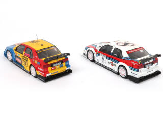 Lot 45 - UT MODELS (CHINE) (2)