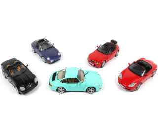Lot 46 - UT MODELS (CHINE) (5)