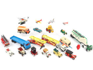 Lot 158 - DIVERS (18)