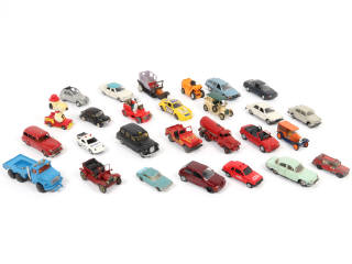 Lot 179 - DIVERS (26)