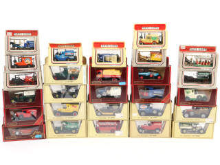 Lot 231 - DIVERS (27)