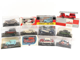 Lot 204 - DIVERS (12)