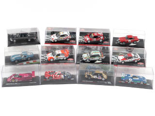 Lot 210 - DIVERS (12)