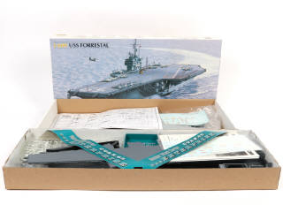 Lot 25 - DIVERS (3)