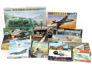 Lot 42 - DIVERS (14)