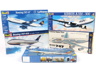 Lot 54 - REVELL (USA) (5)