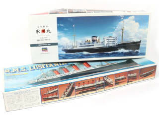 Lot 23 - DIVERS (2)