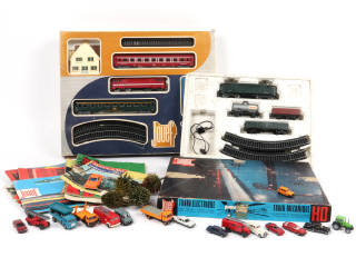 Lot 46 - DIVERS 'HO' (18)