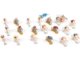 Lot 23 - DIVERS (21)