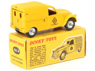 Lot 216 - DINKY TOYS (FRANCE) (1)