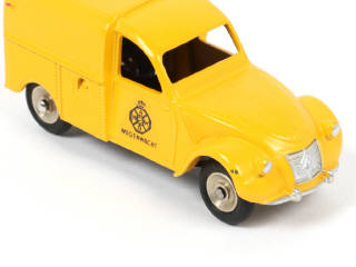 Lot 215 - DINKY TOYS (FRANCE) (1)