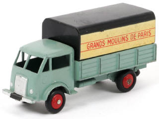 Lot 301 - DINKY TOYS (FRANCE) (1)