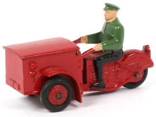 Lot 129 - DINKY TOYS (FRANCE) (1)