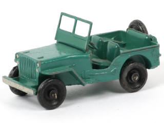 Lot 132 - DINKY TOYS (FRANCE) (1)