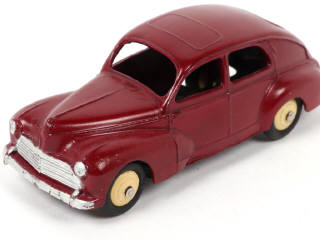 Lot 141 - DINKY TOYS (FRANCE) (1)