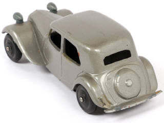 Lot 135 - DINKY TOYS (FRANCE) (1)