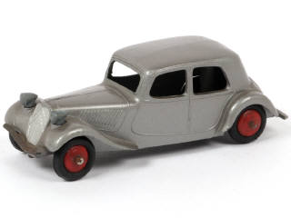 Lot 136 - DINKY TOYS (FRANCE) (1)