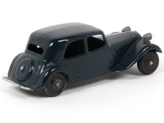 Lot 133 - DINKY TOYS (FRANCE) (1)