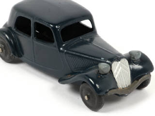 Lot 133 - DINKY TOYS (FRANCE) (1)
