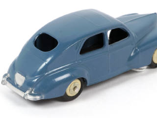 Lot 140 - DINKY TOYS (FRANCE) (1)