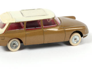 Lot 164 - DINKY TOYS (FRANCE) (1)