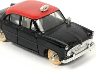 Lot 245 - DINKY TOYS (FRANCE) (1)