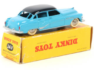 Lot 233 - DINKY TOYS (FRANCE) (1)