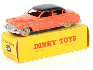 Lot 227 - DINKY TOYS (FRANCE) (1)