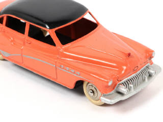 Lot 227 - DINKY TOYS (FRANCE) (1)