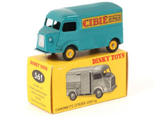 Lot 325 - DINKY TOYS (FRANCE) (1)