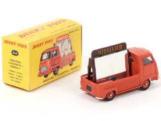 Lot 330 - DINKY TOYS (FRANCE) (1)