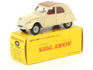 Lot 210 - DINKY TOYS (FRANCE) (1)