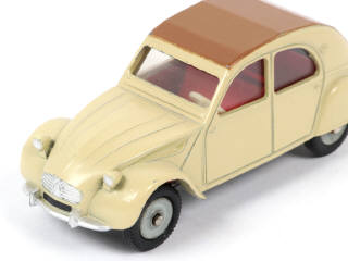 Lot 210 - DINKY TOYS (FRANCE) (1)