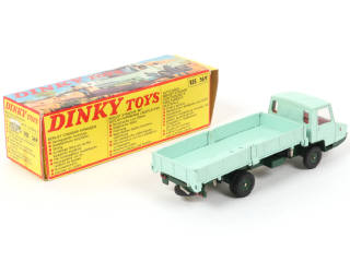 Lot 357 - DINKY TOYS (FRANCE) (1)