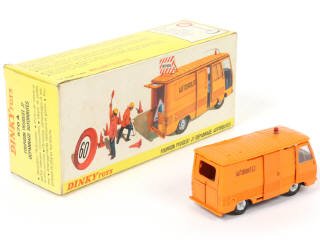 Lot 320 - DINKY TOYS (FRANCE) (1)
