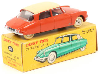 Lot 160 - DINKY TOYS (FRANCE) (1)