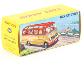Lot 121 - DINKY TOYS (FRANCE) (1)