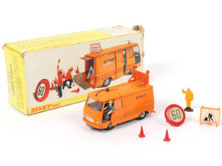 Lot 319 - DINKY TOYS (FRANCE) (1)