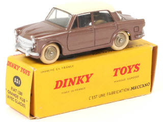 Lot 260 - DINKY TOYS (FRANCE) (1)