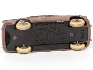 Lot 260 - DINKY TOYS (FRANCE) (1)