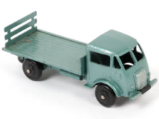 Lot 296 - DINKY TOYS (FRANCE) (1)