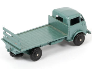 Lot 296 - DINKY TOYS (FRANCE) (1)