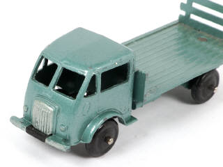 Lot 296 - DINKY TOYS (FRANCE) (1)