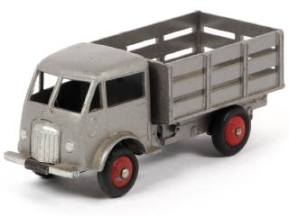 Lot 295 - DINKY TOYS (FRANCE) (1)