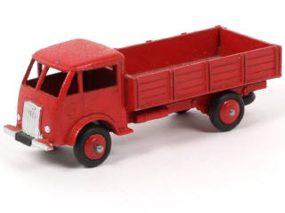 Lot 297 - DINKY TOYS (FRANCE) (1)