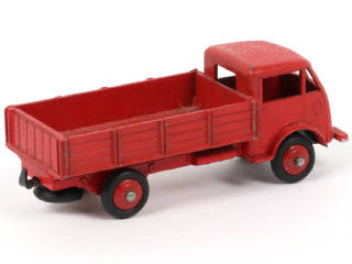 Lot 297 - DINKY TOYS (FRANCE) (1)
