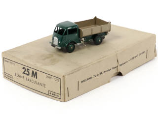 Lot 293 - DINKY TOYS (FRANCE) (2)