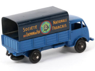 Lot 298 - DINKY TOYS (FRANCE) (1)